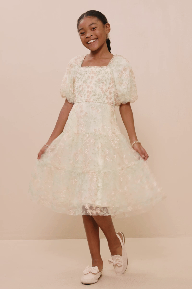 Aurelia Dress in Ivory- Tween Girls (S 7/8)
