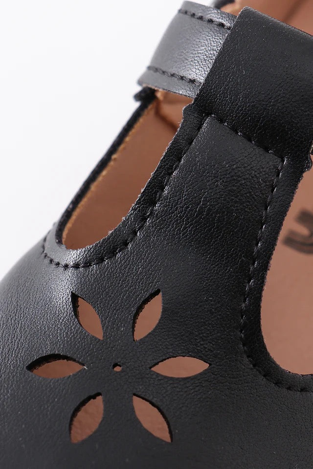 Vintage Appleseed Mary Jane Shoes in Black- Girls (6-12)