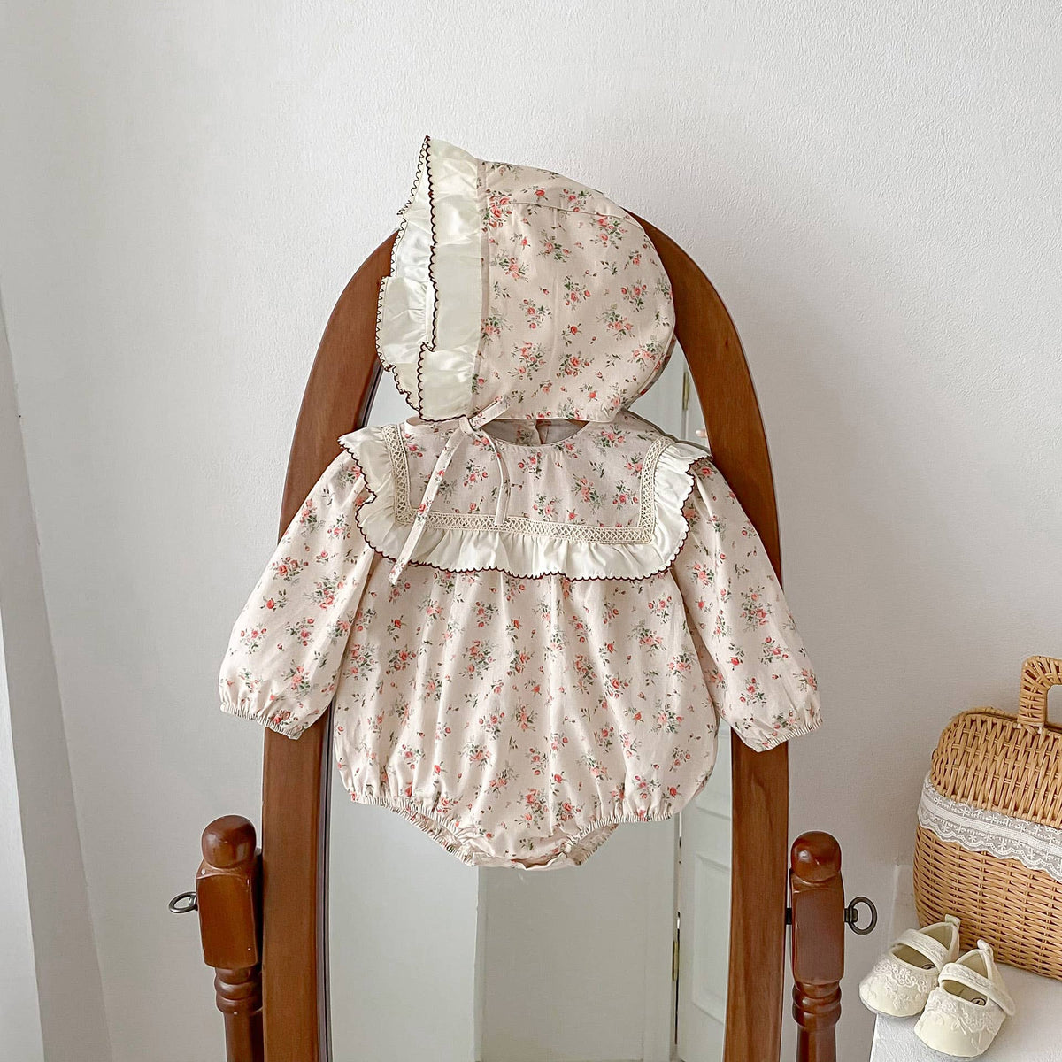 Rosie Pearl Romper Set in Vintage Floral- Infant (6M-24M)