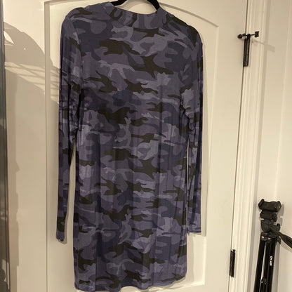 Mid-Thigh Cardigan in Navy Camouflage- Misses